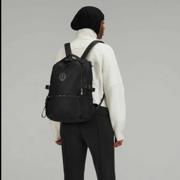Lululemon Crew Backpack 22L Black EUC - Picture 5 of 7